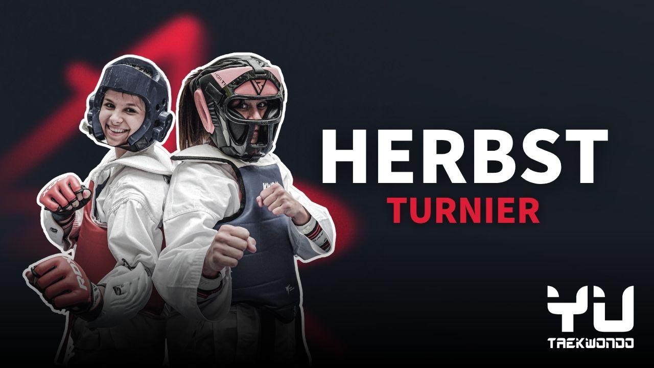 Vorschaubild des Herbstturnieres: Zwei Taekwondo Schülerinnen Posieren